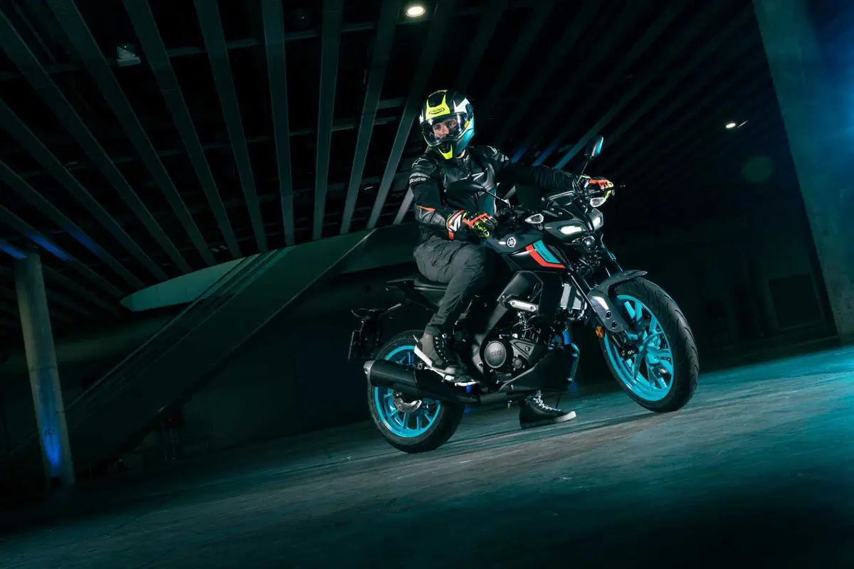 Yamaha MT-125 2023 TEST: la fun bike per i sedicenni (6)