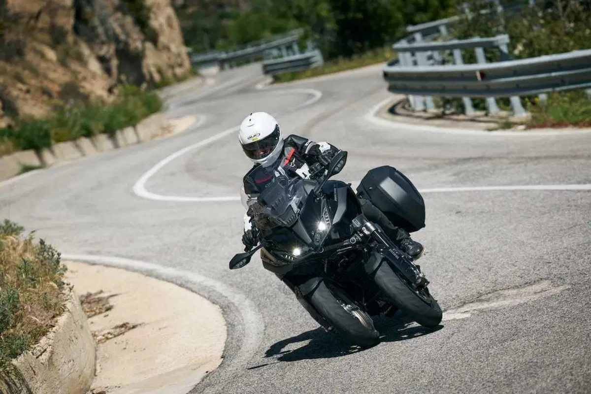 Yamaha Niken GT (8)