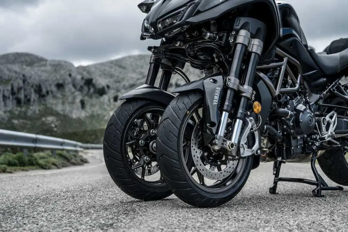 Yamaha Niken GT (12)
