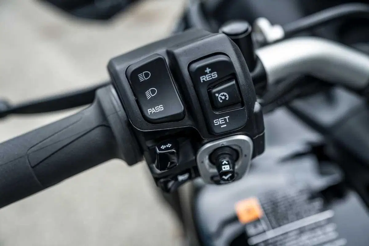 Yamaha Niken GT (3)