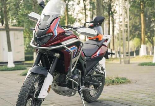 Ecco com'è fatto il clone cinese dell'Africa Twin. Il suo nome è Hengjian HJ500-8 (3)