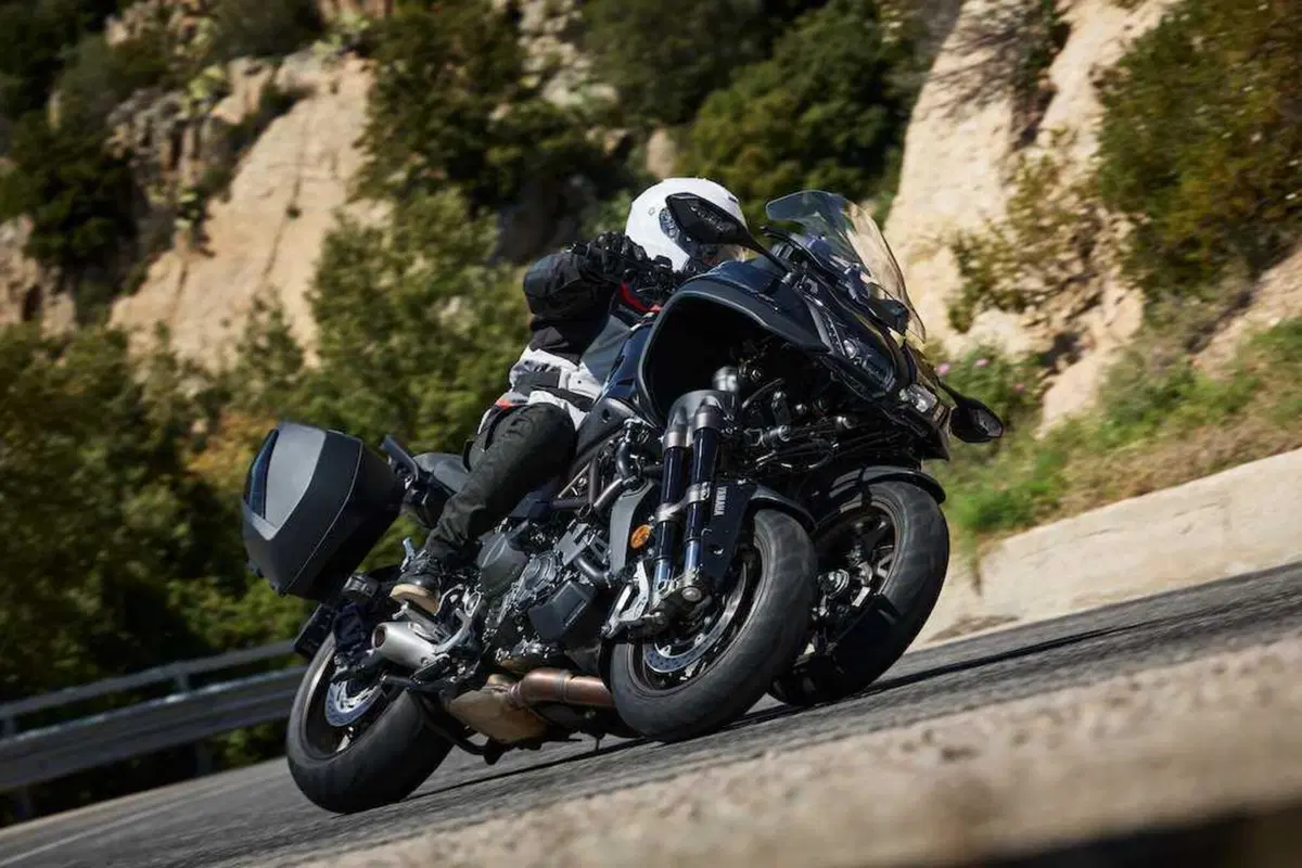 Yamaha Niken GT (5)