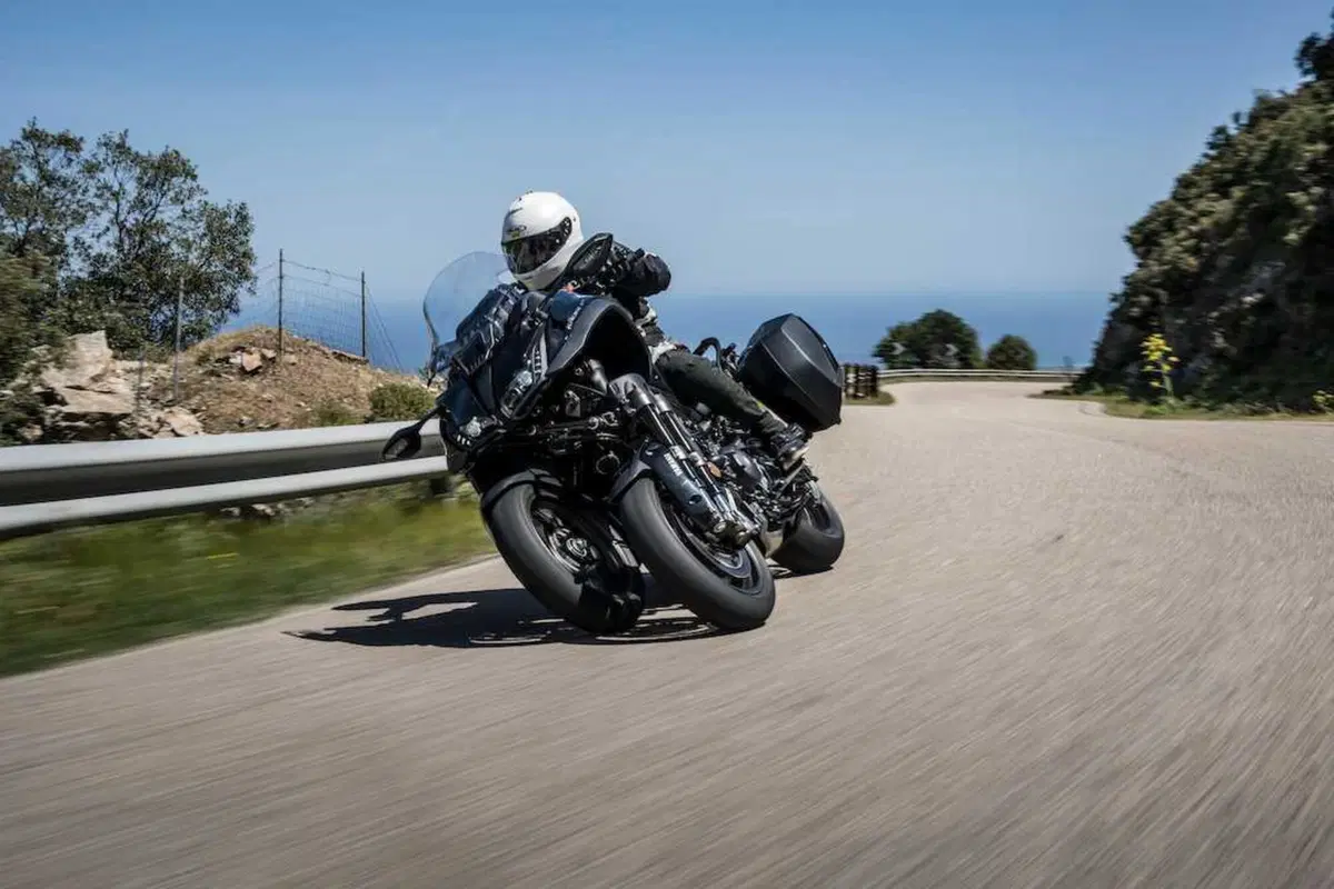 Yamaha Niken GT: Come lei...solo lei! (3)