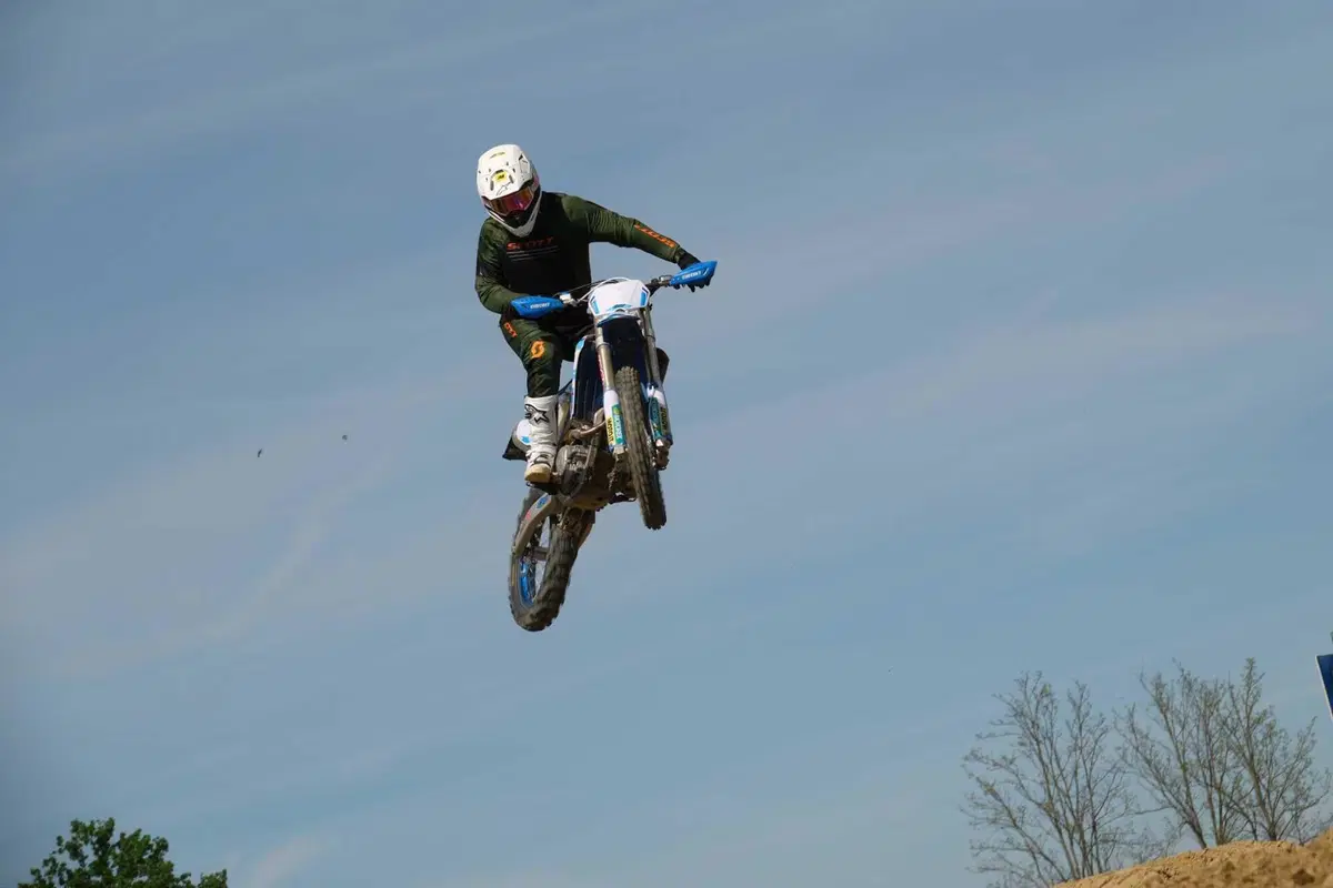 TM 300 EN Fi 2023 TEST: abbiamo fatto enduro HARD e Motocross con la moto made in Italy (18)