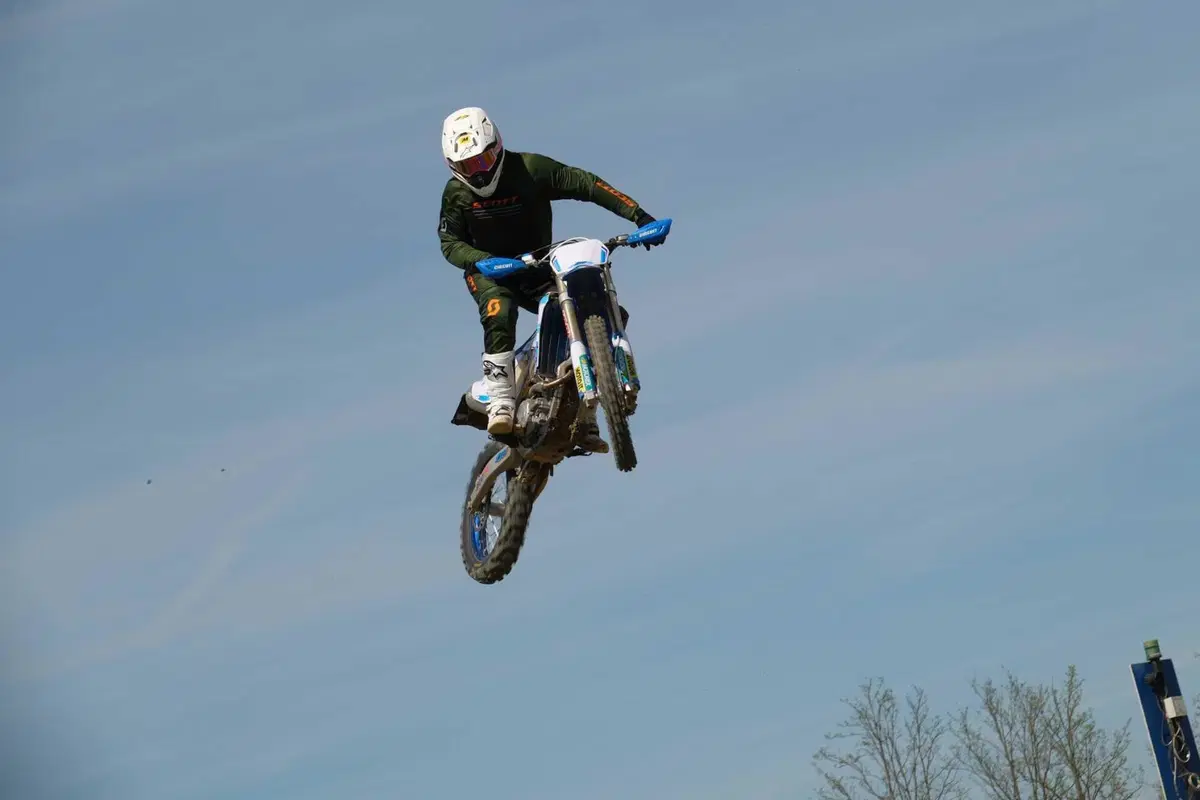 TM 300 EN Fi 2023 TEST: abbiamo fatto enduro HARD e Motocross con la moto made in Italy (19)