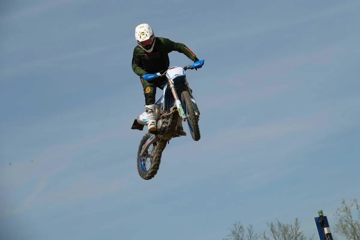 TM 300 EN Fi 2023 TEST: abbiamo fatto enduro HARD e Motocross con la moto made in Italy (20)