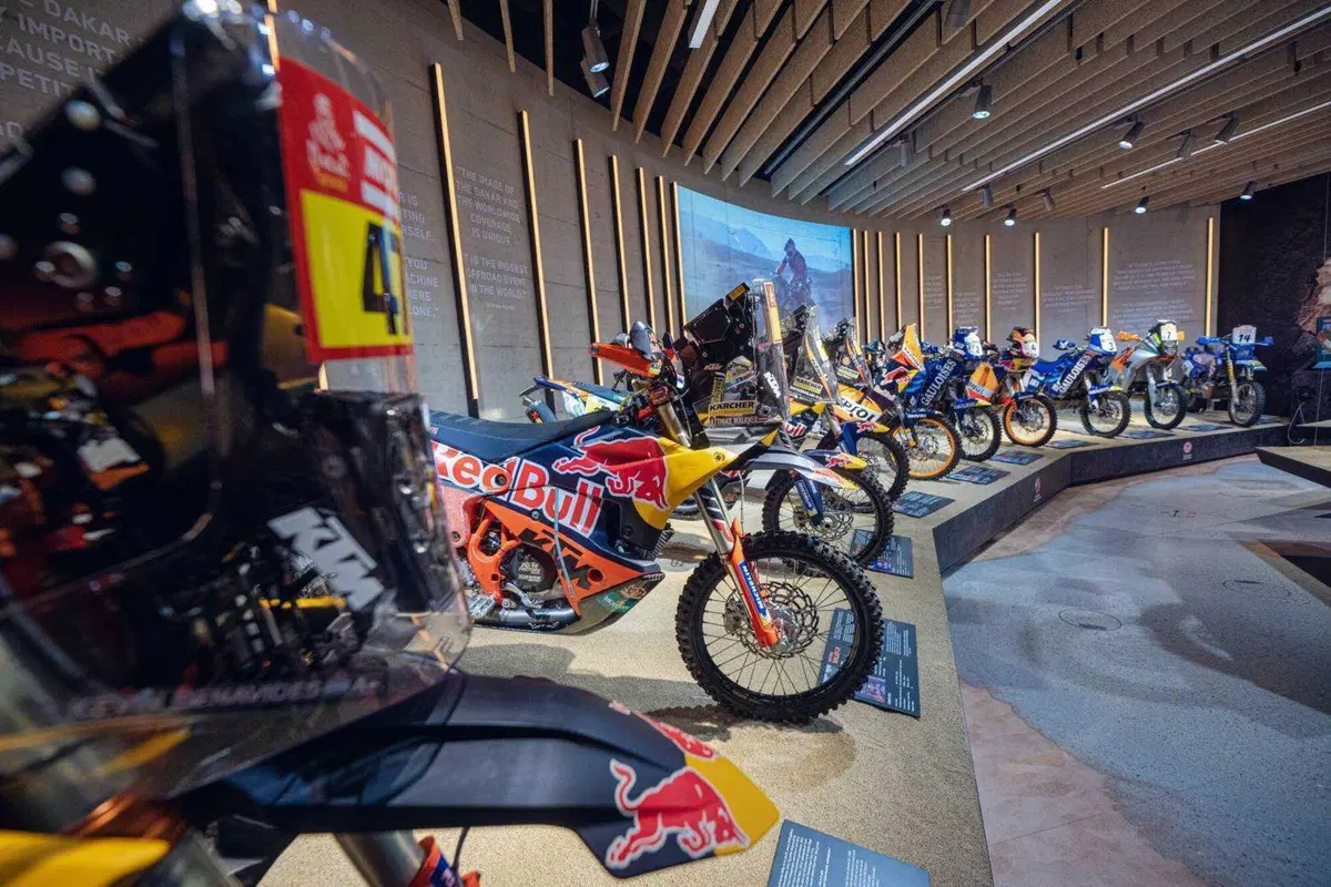 “Leggende della Dakar”, è la Mostra di KTM Motohall (15)