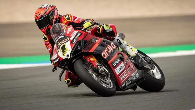 SBK 2023. Alvaro Bautista sotto il record della pista nei test di Misano