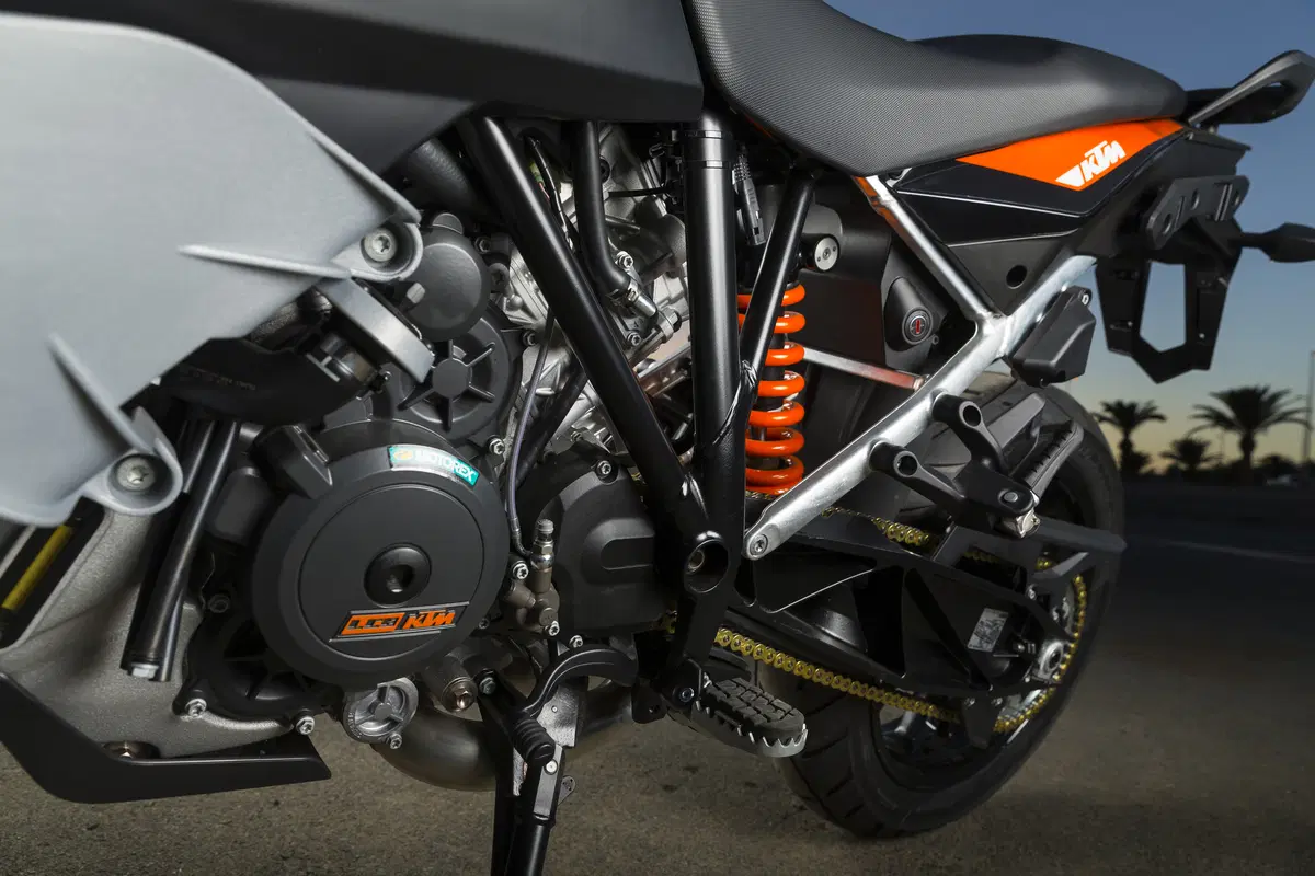 KTM 1050 Adventure (23)