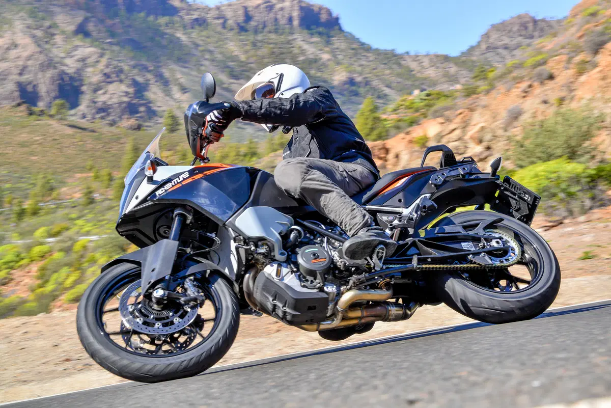 KTM 1050 Adventure (2)