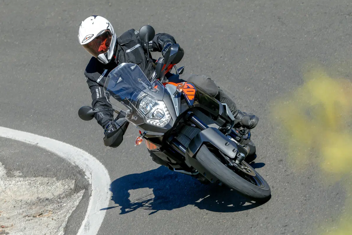KTM 1050 Adventure (4)