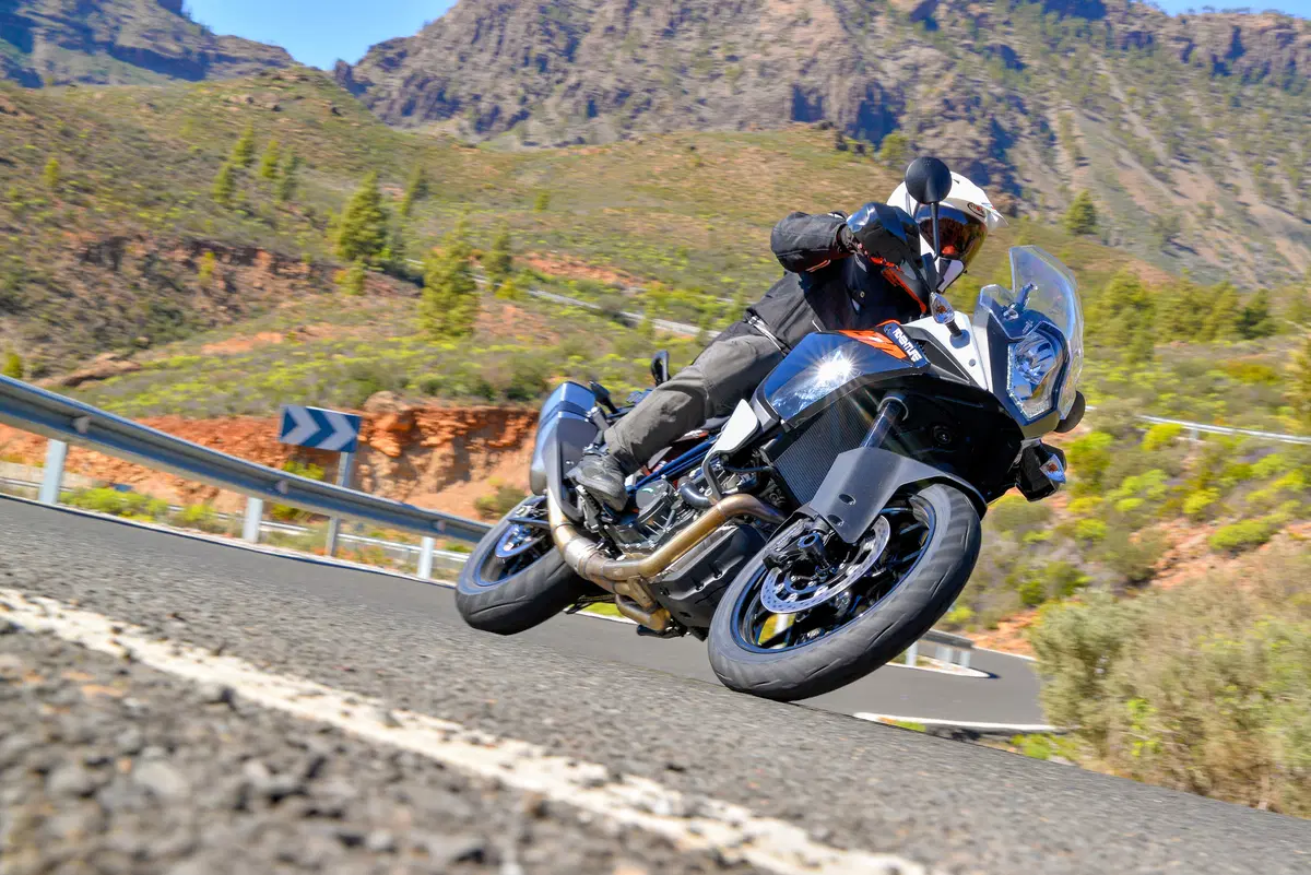 KTM 1050 Adventure (6)
