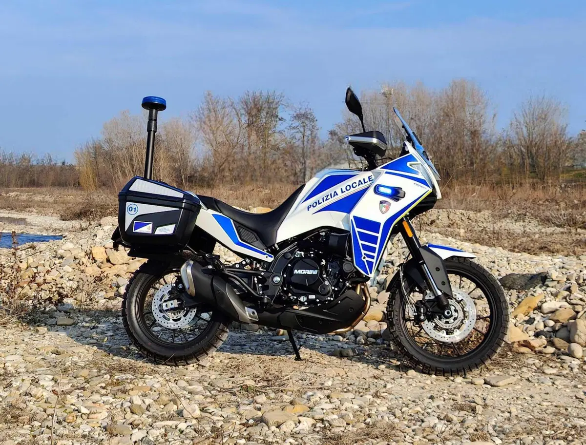 Moto Morini, con la sua iconica X-Cape, partner della polizia locale insieme a Bertazzoni  (14)