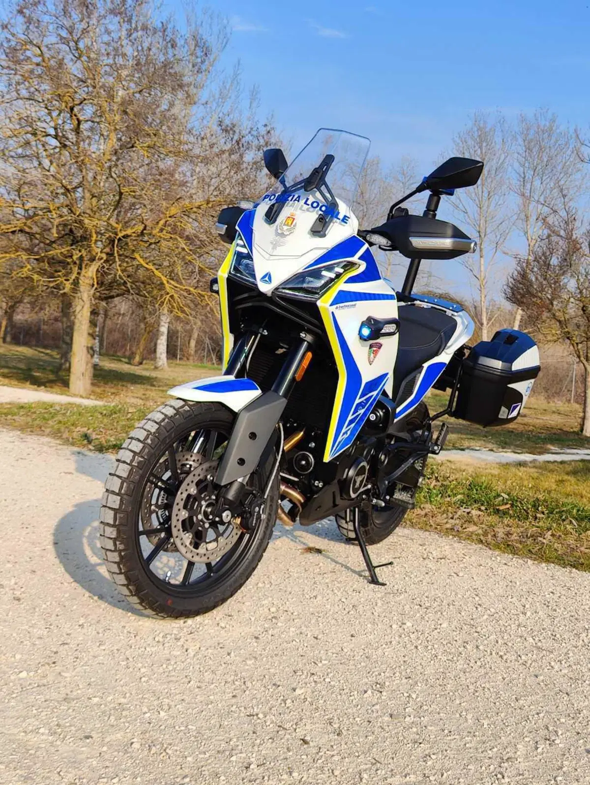 Moto Morini, con la sua iconica X-Cape, partner della polizia locale insieme a Bertazzoni  (16)