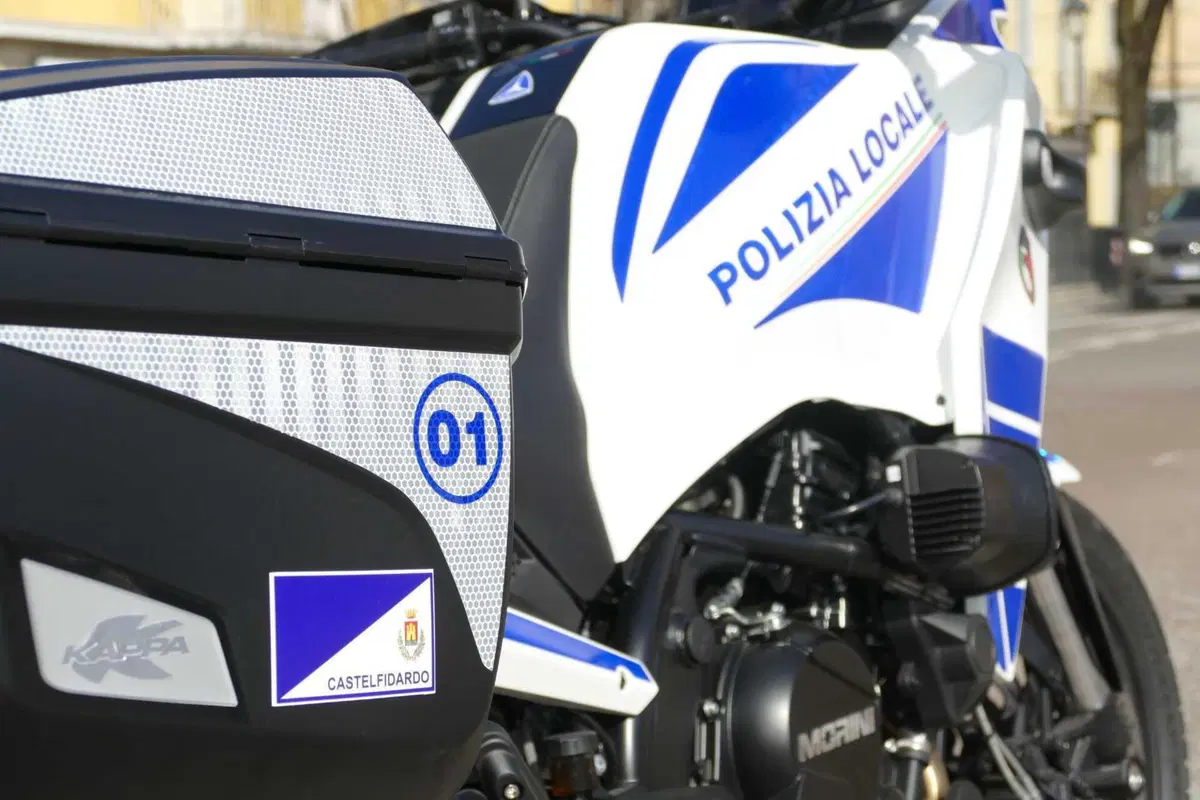 Moto Morini, con la sua iconica X-Cape, partner della polizia locale insieme a Bertazzoni  (21)
