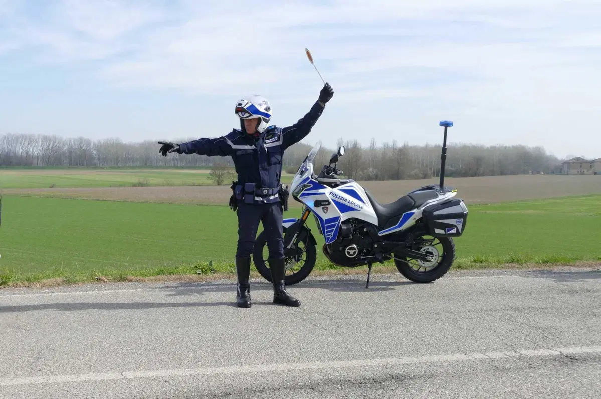 Moto Morini, con la sua iconica X-Cape, partner della polizia locale insieme a Bertazzoni  (26)