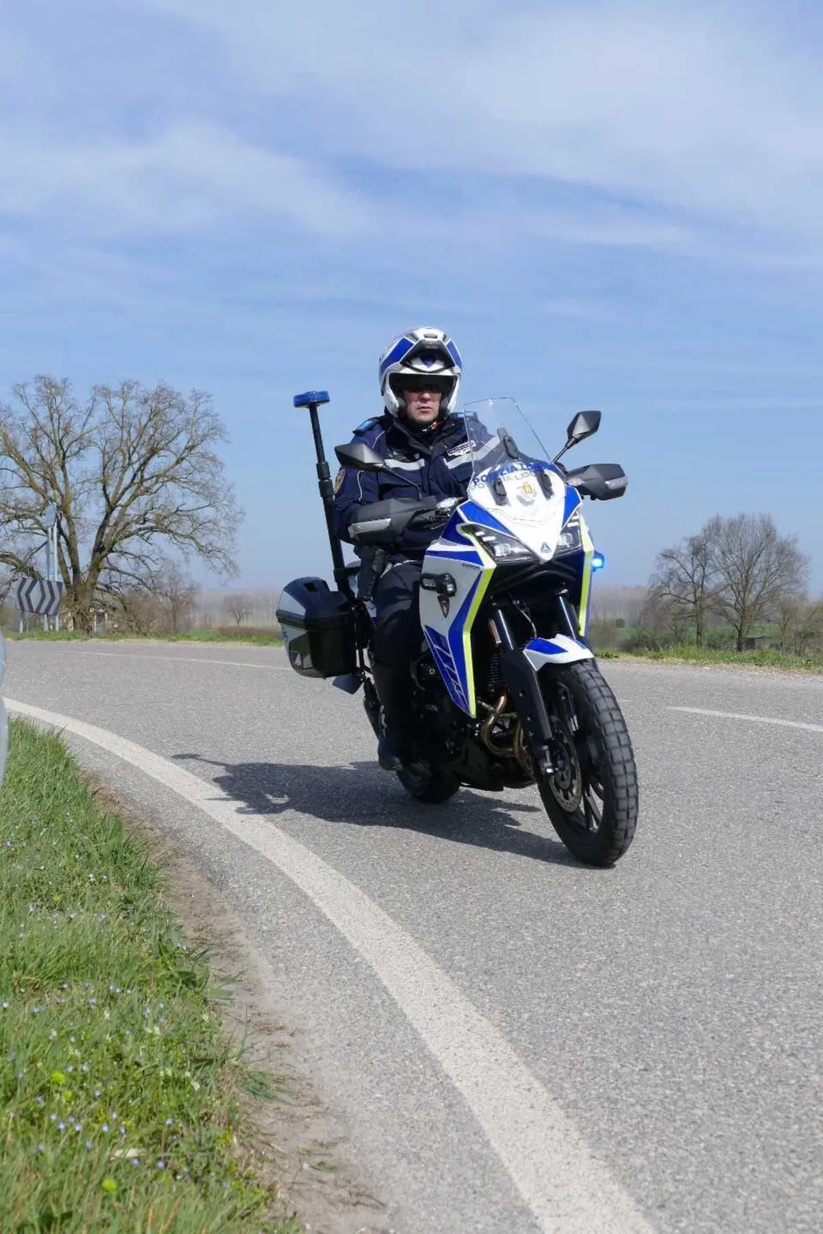 Moto Morini, con la sua iconica X-Cape, partner della polizia locale insieme a Bertazzoni  (29)
