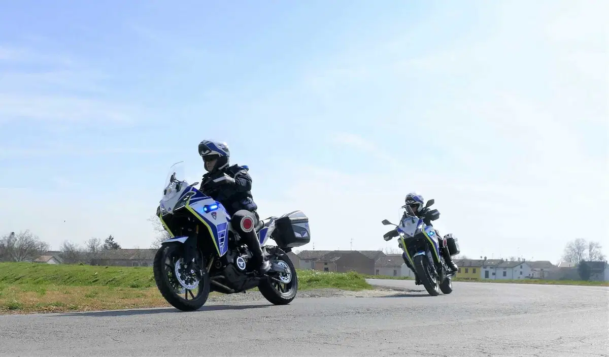 Moto Morini, con la sua iconica X-Cape, partner della polizia locale insieme a Bertazzoni  (32)