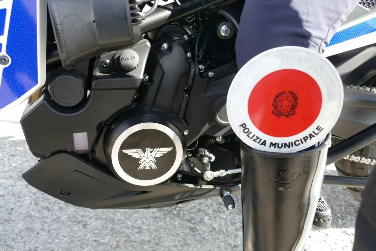 Moto Morini, con la sua iconica X-Cape, partner della polizia locale insieme a Bertazzoni  (34)