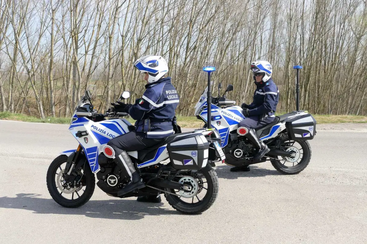 Moto Morini, con la sua iconica X-Cape, partner della polizia locale insieme a Bertazzoni  (36)