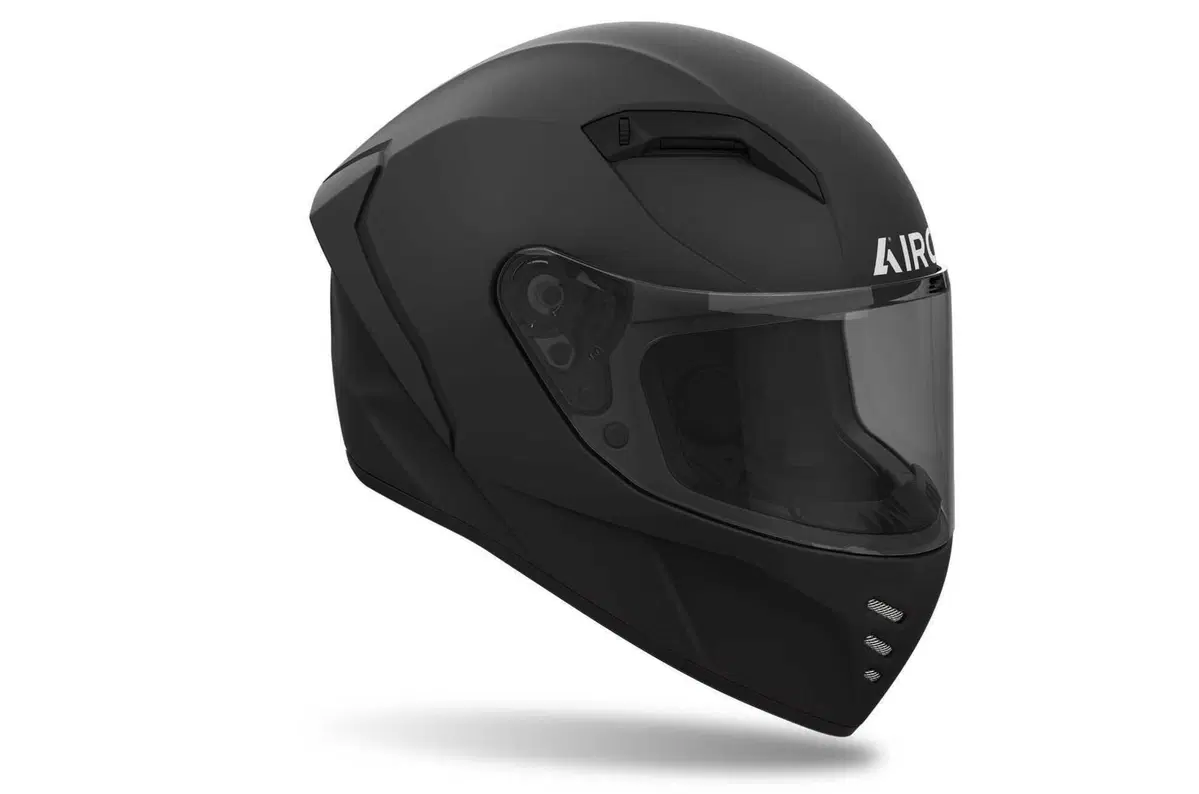 AIROH presenta Connor, la nuova proposta strada con omologazione ECE 2206 (3)