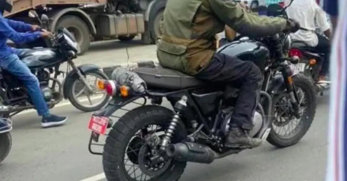 Ecco un'anteprima della nuova scrambler 650 di Royal Enfield [FOTO SPIA]