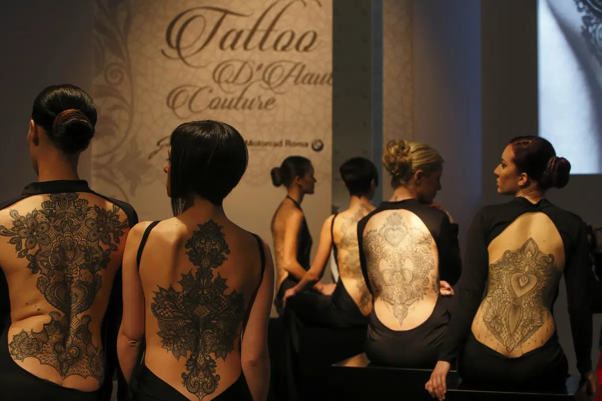 La BMW R nineT e il  Tattoo d’Haute Couture a Roma (8)