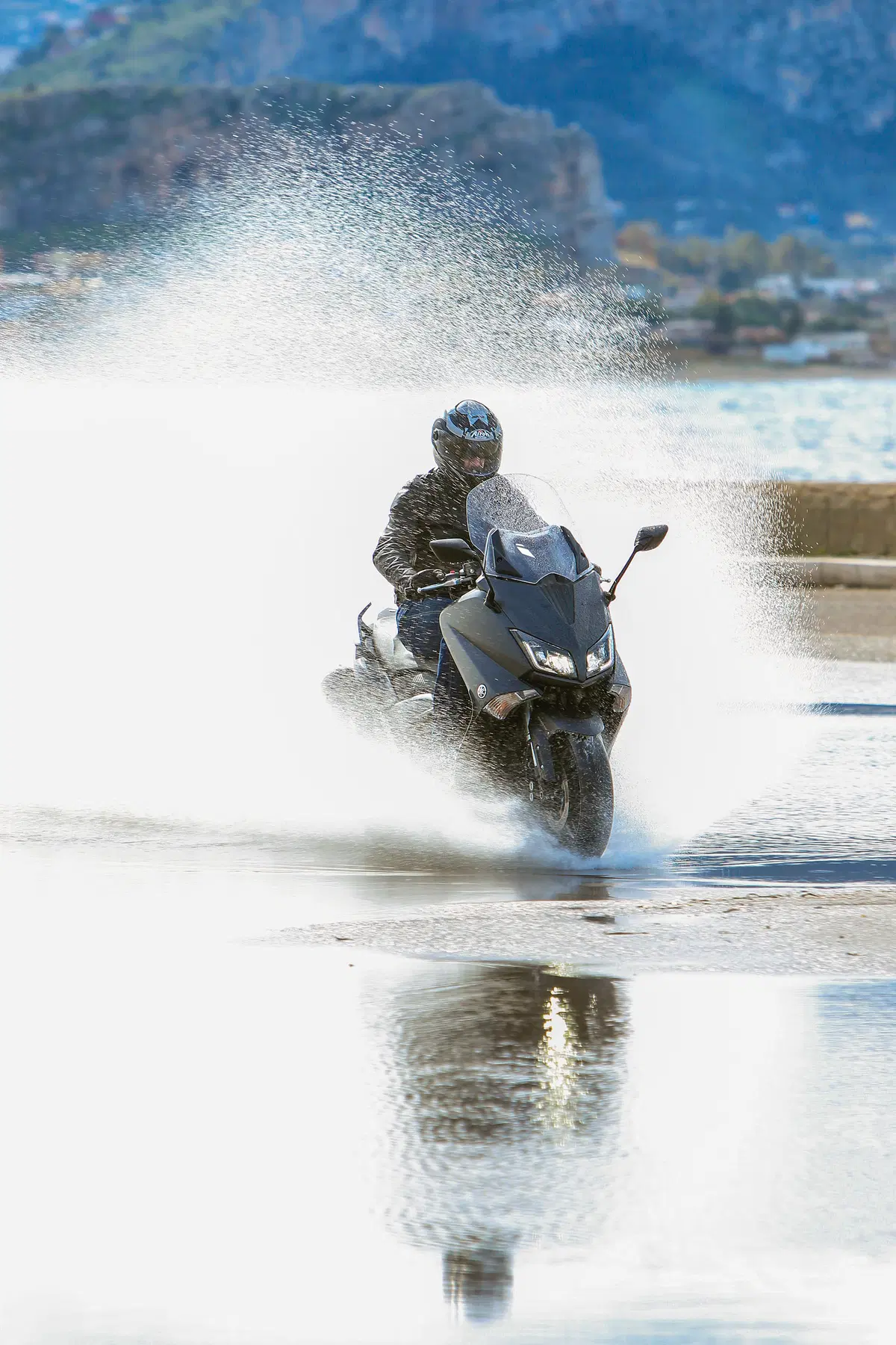 Yamaha TMAX 2015  (8)