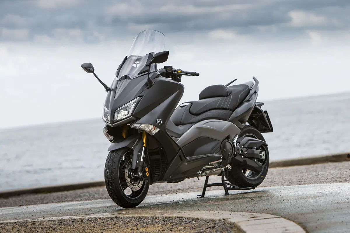 Yamaha TMAX 2015  (17)