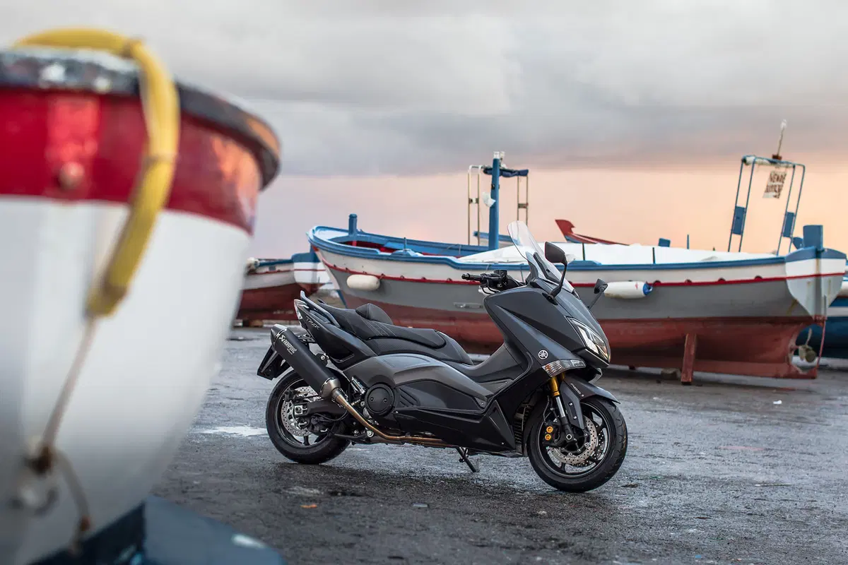 Yamaha TMAX 2015  (21)