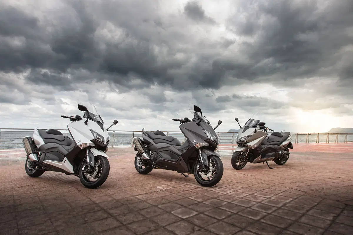 Yamaha TMAX 2015  (15)