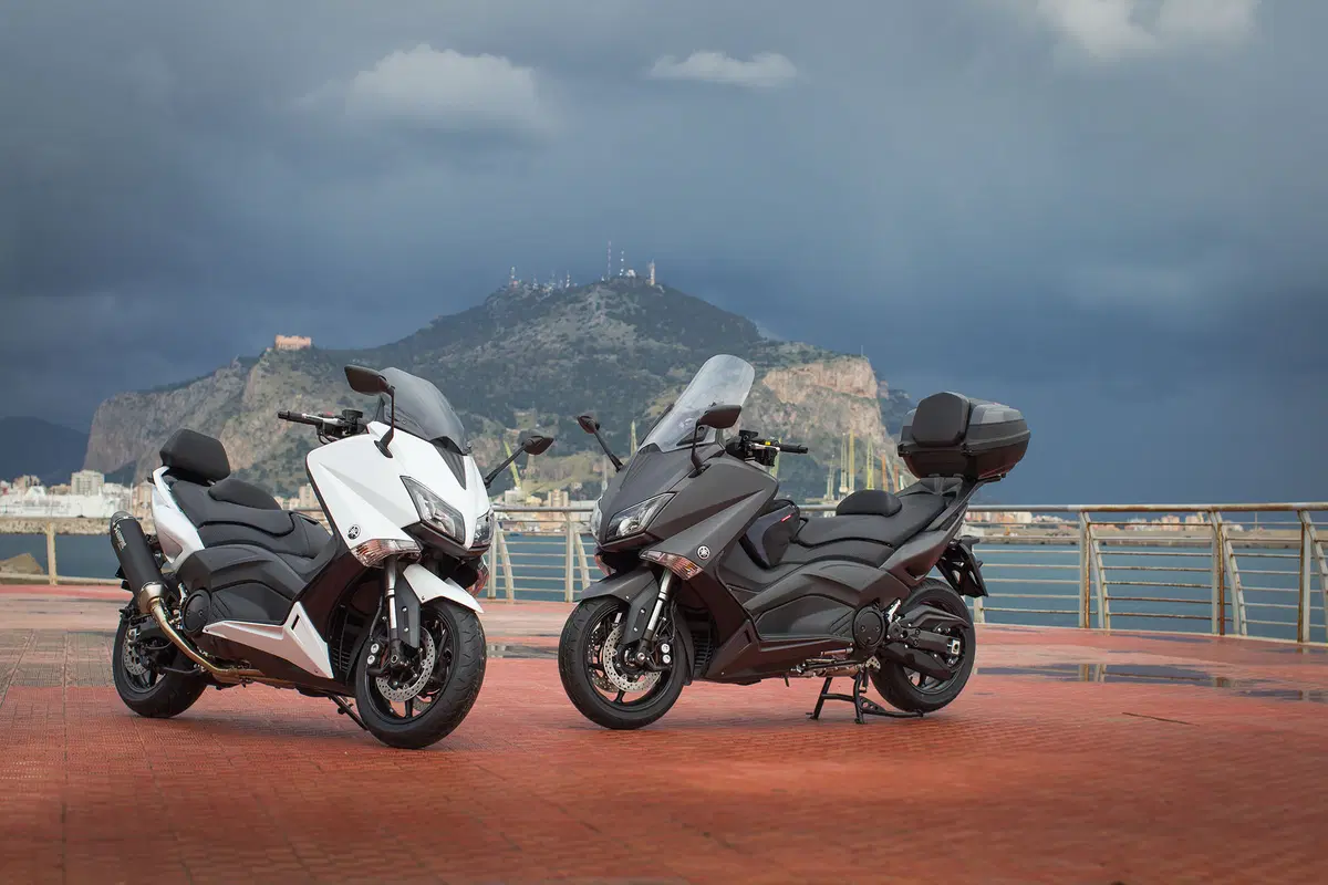 Yamaha TMAX 2015  (16)
