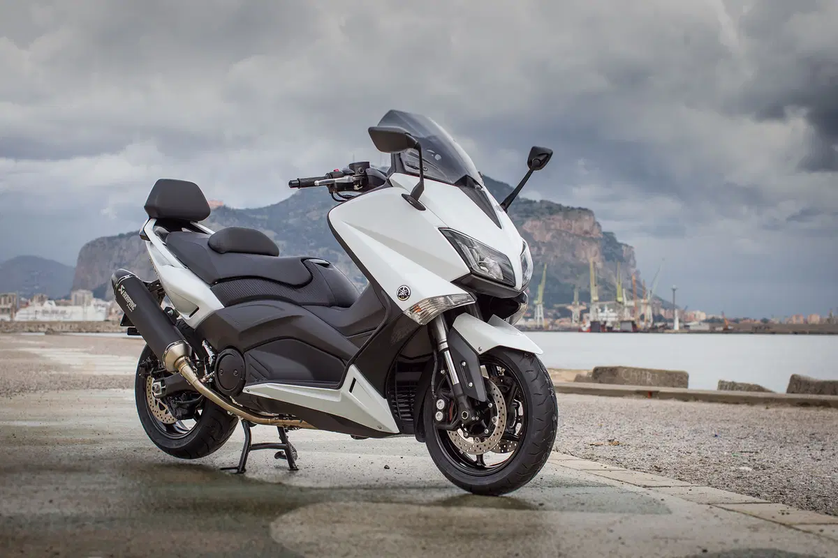 Yamaha TMAX 2015  (22)