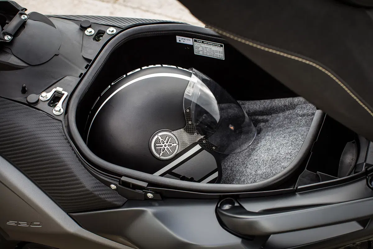 Yamaha TMAX 2015  (32)
