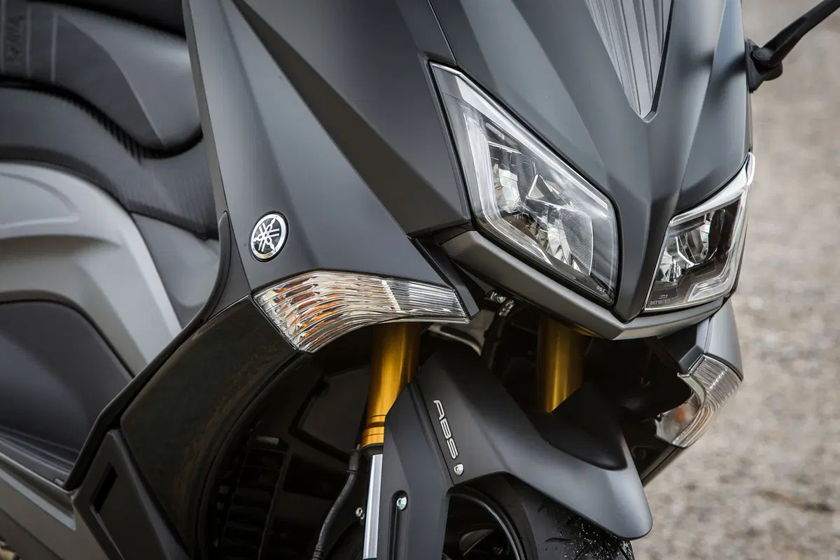 Yamaha TMAX 2015  (37)