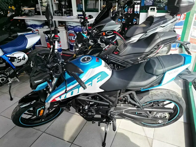 Voge Brivido 125R (2023 - 26) (3)