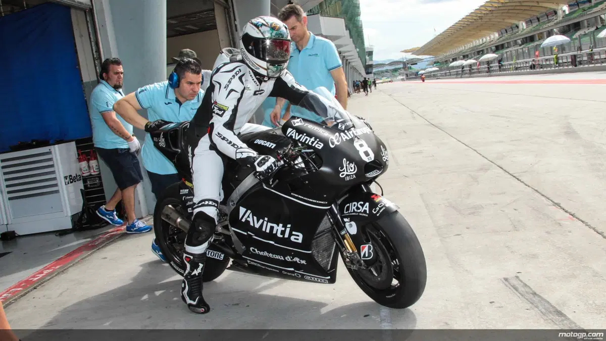 MotoGP. Test di Sepang, Day 1. Rossi è il più veloce della mattinata (22)