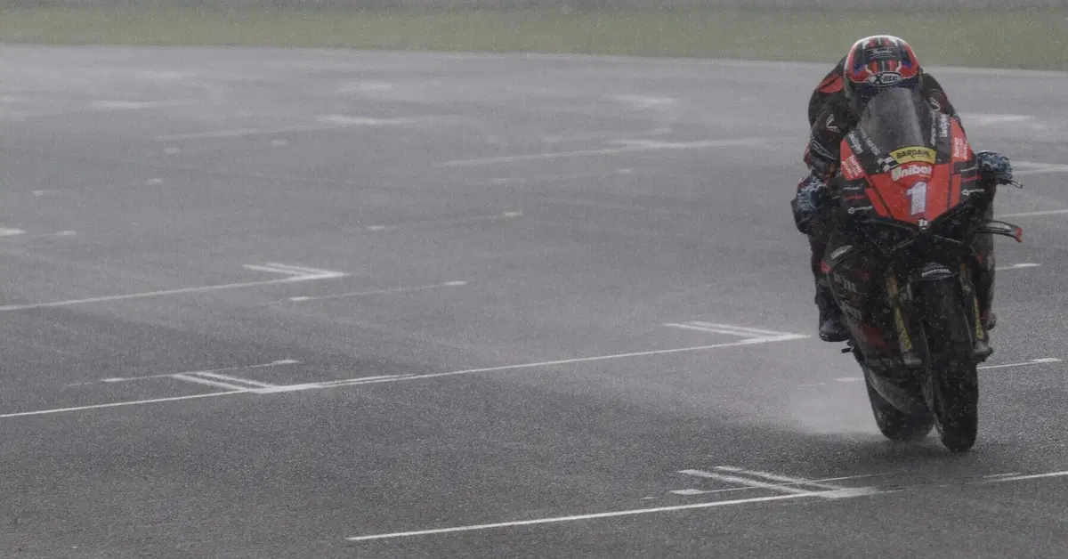 CIV 2023. Gara1 Mugello. Pirro vince con 18 secondi di vantaggio sotto al diluvio [RISULTATI e VIDEO]
