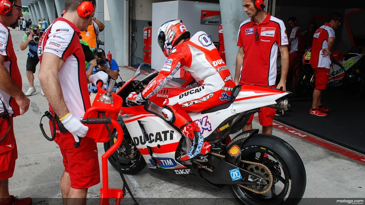 MotoGP. Test di Sepang, Day 1. Rossi è il più veloce della mattinata (42)
