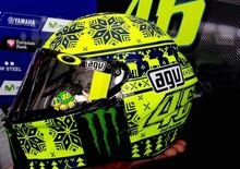 Test MotoGP a Sepang. Il casco di Rossi è un cappello di lana