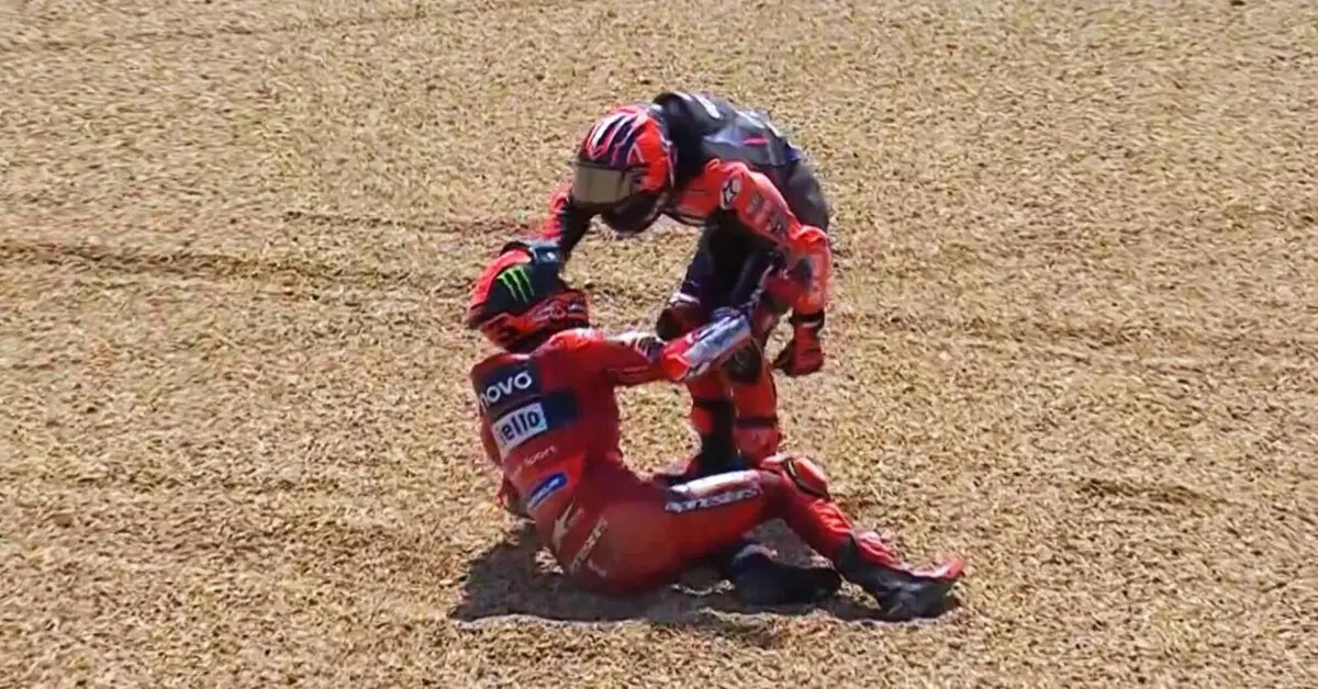 MotoGP 2023. GP di Francia a Le Mans. Le versioni di Maverick Vinales e Pecco Bagnaia sull'incidente che li ha estromessi [VIDEO]