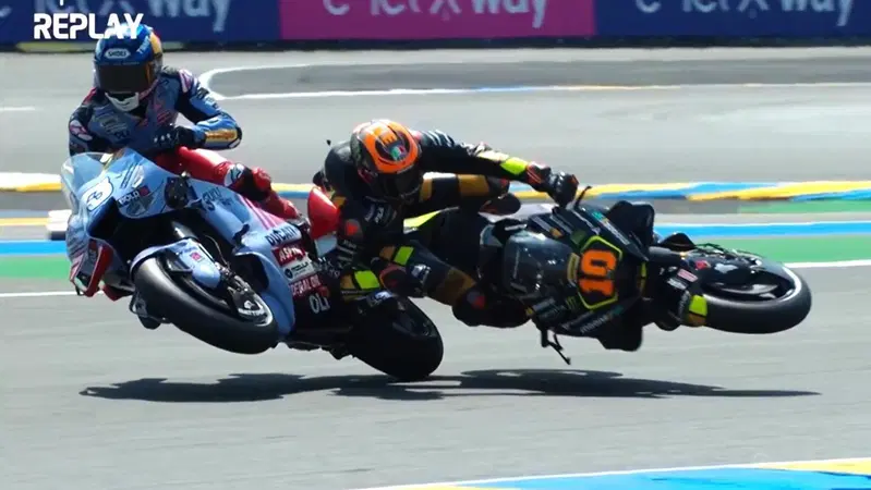 MotoGP 2023. GP di Francia a Le Mans. Incidente Marini-Alex Marquez. Luca: "Come se i pollici si fossero allungati". Lo spagnolo: "Marini ha sbagliato" [VIDEO]