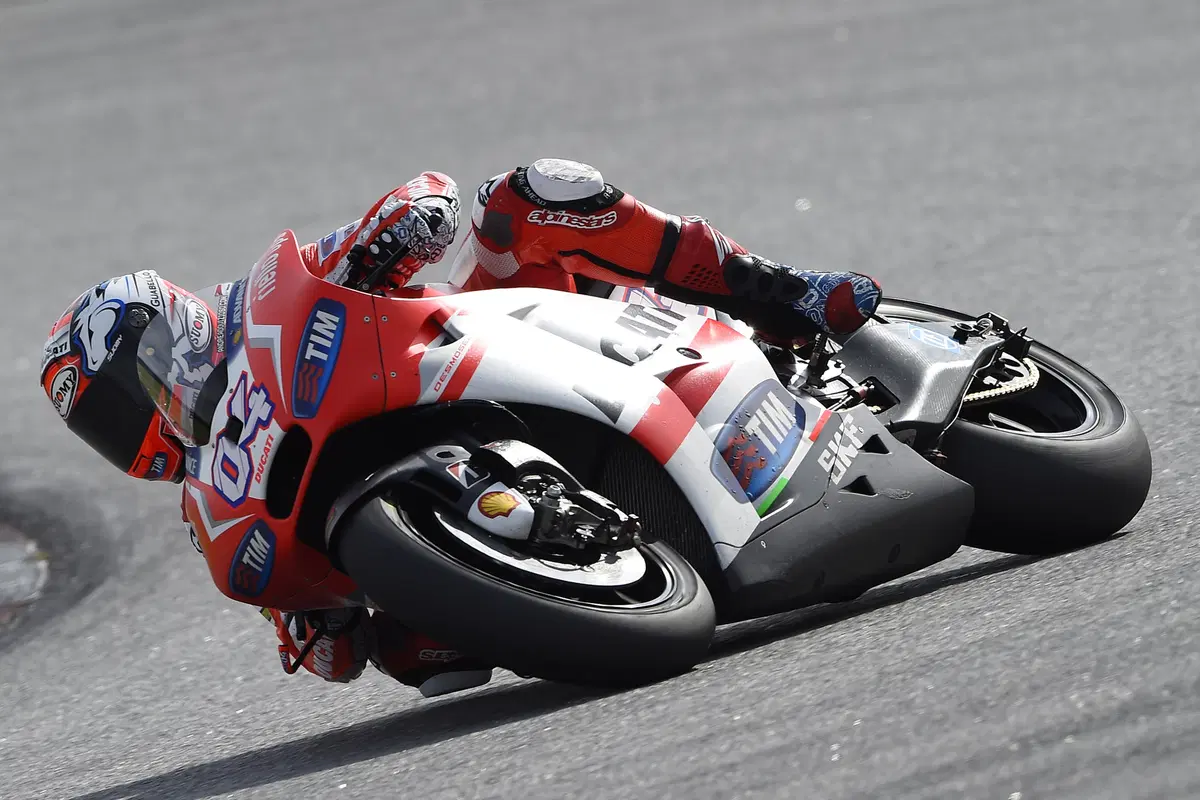 Test MotoGP a Sepang, Day 1. Dovizioso: "I test di oggi utili anche per lo sviluppo della GP15" (4)