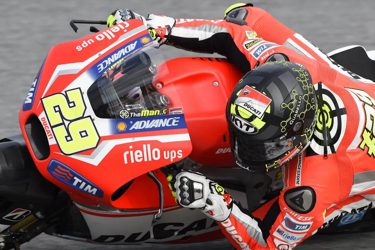 Test MotoGP a Sepang, Day 1. Dovizioso: "I test di oggi utili anche per lo sviluppo della GP15" (3)