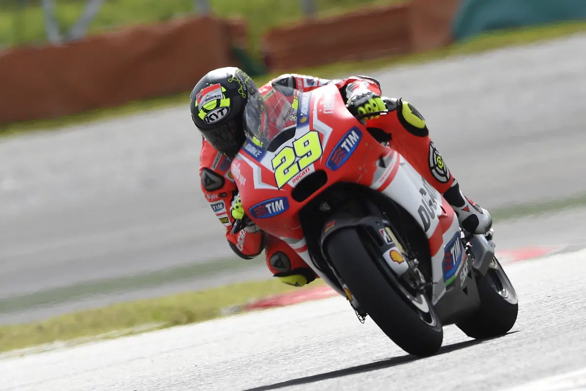 Test MotoGP a Sepang, Day 1. Dovizioso: "I test di oggi utili anche per lo sviluppo della GP15" (6)