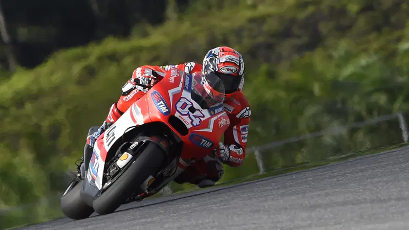 Test MotoGP a Sepang, Day 1. Dovizioso: "I test di oggi utili anche per lo sviluppo della GP15"