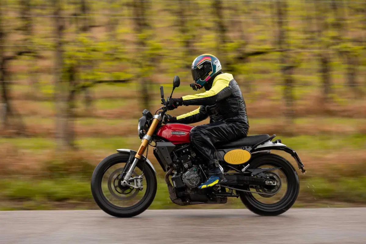 Fantic Caballero 700 TEST! Pregi e difetti della prima bicilindrica della Casa italiana (14)