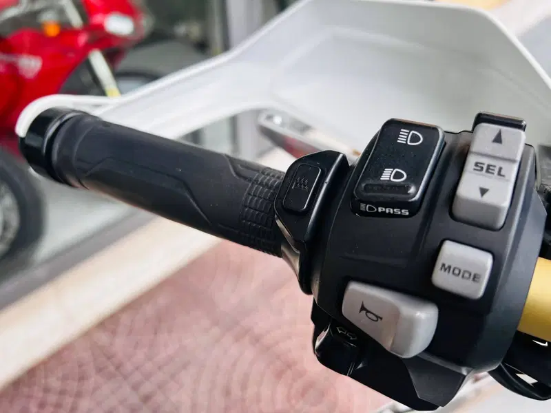 Honda Africa Twin CRF 1000L Adventure Sports (2018 - 19) (2)