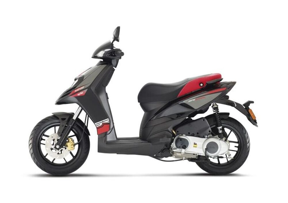 Aprilia SR Motard 125 (2011 - 16) (2)