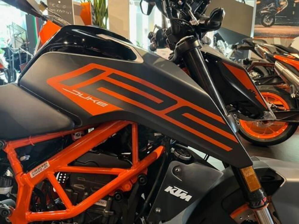 KTM 125 Duke (2021 - 23) (2)